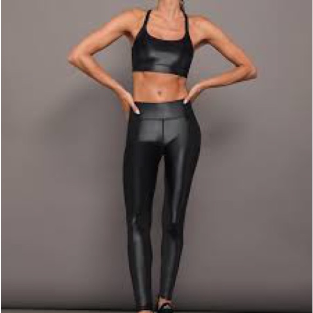 - Carbon 38 Takara Shimmer Workout Leggings